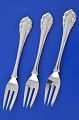 Georg Jensen 
with toweres 
marks /830 
silver.  
Flatware Lily 
of the valley. 
Pastry fork no. 
043, ...