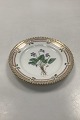 Royal 
Copenhagen 
Flora Danica 
Cake Plate No 
20/3552 
Latin name: 
Viola umbrosa 
Fr
Measures ...