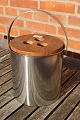 Stelton design 
from Denmark. 
Ice bucket 
with plastic 
insert, metal 
handle and 
wooden lid, in 
...