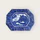Chinese export 
porcelain, Blue 
and white, 30cm 
x 23.5cm *A few 
small chips 
under the edge 
(see ...