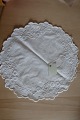 An old table centre /mat 
Round
Made by hand
Diameter: 24cm
In a very good condition