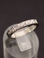 14 carat white gold ring
