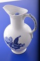 Royal 
Copenhagen 
porcelain. RC 
Blue flower 
braided. 
Chocolate 
pitcher nr. 
8147. Height 23 
cm. 9 ...