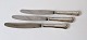 Double fluted 
large dinner 
knife in silver 
and steel 
Stamped the 
three towers 
Length 25 cm. 
...