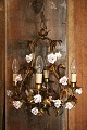 Old French 
chandelier with 
base in gilt 
metal decorated 
with a lot of 
fine old 
porcelain ...