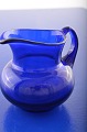 Small blue 
cream jug, 
height 8.5 cm. 
Capacity 17.5 
cl. Fine 
condition.