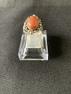 Women's silver 
ring with a 
coral
The stamp. 
830S Just
Size 56
Nice and 
polished 
condition