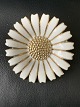 Daisy brooch 925S sterling silver, 
stamped AM