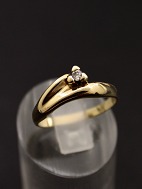 8 carat gold ring  with clear stone