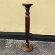Pedestal in 
wood with some 
traces of use, 
height 95 cm