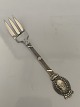 Cake fork with 
pretzel in 
Silver Fritz 
Heimbürger.
Length 13,5 
cm.
Stamped 3 
towers
Produced ...