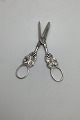 Danish Silver / 
Steel Grape 
Scissors
Measures 13cm 
/ 5.12 inch