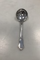 Cohr Saxon 
Silver Pierced 
Sukker Spoon 
Measures 
14,6cm / 5.75 
inch