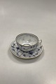 Bing and 
Grondahl Blue 
Fluted Plain / 
Blue 
Traditional Tea 
Cup 
Measures  8cm 
dia and Saucer 
...