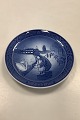 Royal 
Copenhagen 
Christmas Plate 
2017
Motif: Tur ved 
Søerne / Walk 
at the Lakes
We are ...