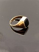 8 carat gold 
ring size 69 
with onyx from 
Guldsmedenes 
Inkbøbsforretning 
item no. 588241