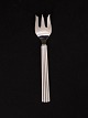 Georg Jensen 
Bernadotte 
sterling silver 
cake fork 13.5 
cm. Item No. 
588410 Stock: 1