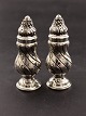 830 silver salt 
and pepper 
shakers H 10 
cm. Item No. 
588522