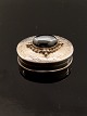Sterling silver 
pill box 3.2 x 
2.4 cm. with 
hematite 
subject no. 
588526
