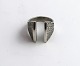 N. E. From. 
Sterling silver 
ring (925). 
Ring size 58