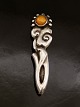 830 silver art 
nouveau brooch 
L. 6.2 cm. with 
amber subject 
no. 590057