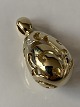 Beautiful 
drop-shaped 
pendant with 
beautiful 
ornaments and 
inlaid 
diamonds. This 
is a beautiful 
...