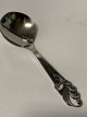 Serving spoon 
in silver.
Length 13.5 
cm.
Stamped 3. 
Towers
Produced 
Year.1948
Well ...