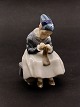 Royal 
Copenhagen 
knitting amager 
girl 1314 1st 
sort item no. 
596263