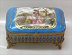 Old Sevres 
Porcelain box 
Bronze mounted 
ca 7 x 16 x 11 
cm including 
bronze mounting
SIGNED ...