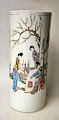 Chinese hat 
stand in 
painted 
porcelain, 20th 
century. 
Hand-painted 
decorations in 
the form of ...