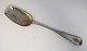 Silver cutlery 
(830). 
Strawberry 
spoon. Length 
29.5 cm. 
Produced 1844.