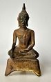 Oriental seated 
bronze Buddha 
figure, 
17th/18th 
century. Cire 
perdue. H.: 
15.5 cm.
NB: The rear 
...