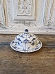 Royal 
Copenhagen Blue 
flutet full 
lace butter 
dish 
No. 1176, 
Factory second
Height 8 cm. 
...