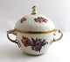 Royal 
Copenhagen. 
Saxon flower. 
Sugar bowl. 
Model 1680. 
Height 11 cm. 
(1 quality)