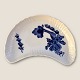 Royal 
Copenhagen, 
Curved blue 
flower, 
Moon-shaped 
dish #10/ 1713, 
21cm x 12.5cm, 
Employee ...