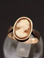 14 carat gold ring with cameo