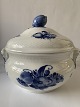 Royal 
Copenhagen Blue 
Flower Braided, 
very large soup 
tureen.
The factory 
mark shows that 
...