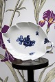 Royal 
Copenhagen Blue 
Flower braided 
leaf-shaped 
cake 
plate.26x19.5cm.
 
Decoration 
number: ...