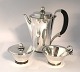 Georg Jensen. 
Pyramid. 
Sterling silver 
coffee pot 
(925). Model 
600A. 
Consisting of 
coffee pot, ...