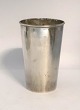 Sterling silver 
vase. Height 11 
cm. Diameter 7 
cm.