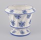 Capodimonte, 
Italy.
Large 
flowerpot in 
faience.
Printed floral 
decoration in 
blue and ...