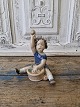 Royal 
Copenhagen 
Figurine - Girl 
with apple 
basket 
No. 3557, 1. 
sortering
Højde 13 cm.