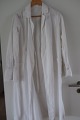 Shift / dress with long sleeves
The antique, Danish linen and fustian is our 
speciality and we always have a large choice of 
shifts, babydress, tea towels, table clothes, 
napkin etc.