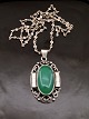 830 silver 
pendant 4.8 x 3 
cm. with 
cabochon cut 
chrysoprase and 
chain item 
611564