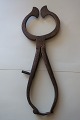 An antique 
sugar candy 
pair of tongs
Handmade of 
iron
L: 20cm
About 1850
In a good ...