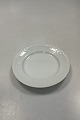 Royal 
Copenhagen 
White Half Lace 
Side Plate No. 
617
Measures 17 cm 
/ 6.69 in.
