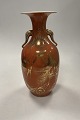 Oriental 
Chinese Vase in 
Orange / Gold 
with Elephant 
handles
Measures 
32,5cm / 12.80 
inch