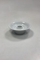 Royal 
Copenhagen 
White Magnolia 
Creamer No. 
392. Measures 
12 cm x 4.3 cm 
/ 4.72 in. x 
1.69 in.