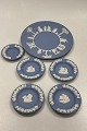 6 pieces 
Wedgewood 
Jasperware in 
blue signed by 
John Wedgewood 
in 1964