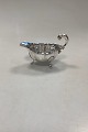 Dansk Cohr-ATLA 
Sovsekande i 
Sølvplet. 
Trebenet med 
dekorationer.
Måler 15,5 cm 
/ 6.1 inch